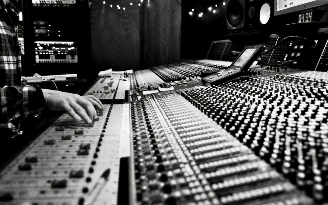 Music-Studio-Monochrome-Greyscale