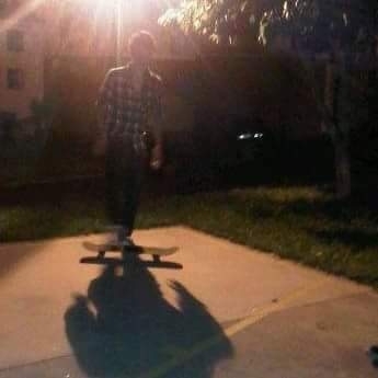 Me 24-06-2018 - This photo make laugh for my shadow jajaja i like skateboarding too.