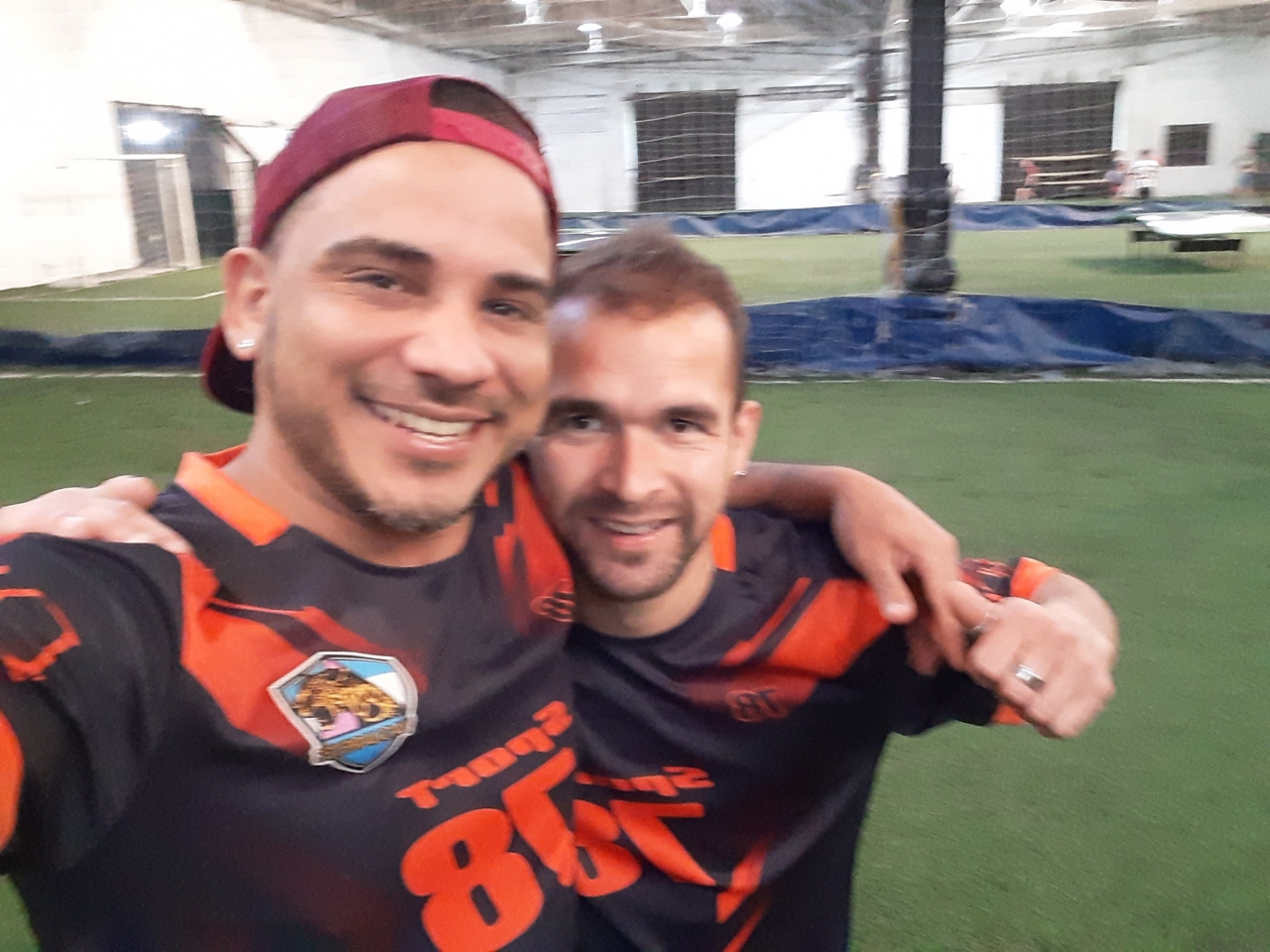 Sin título 26-08-2019 - Me gusta el deporte como el fútbol esta es una foto.con un compañero después de un partido 